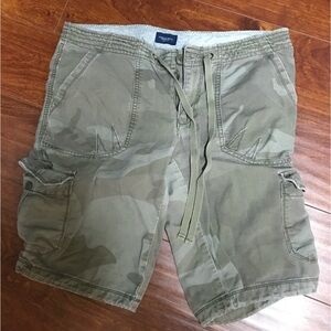 Women’s American Eagle Camo Cargo Shorts